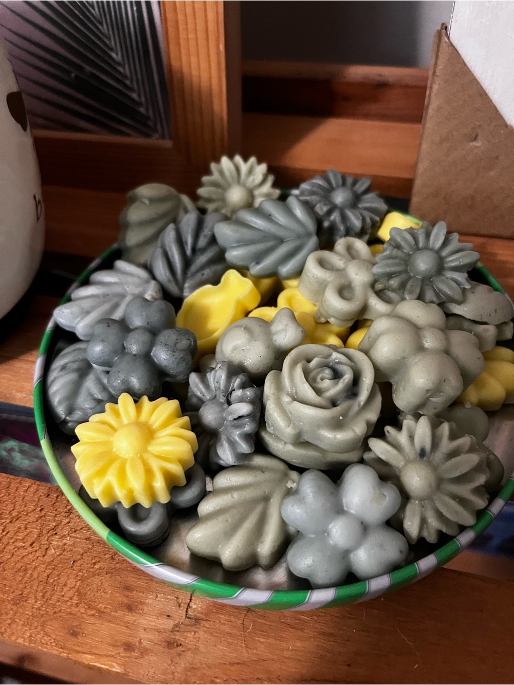 Handmade tropical Floral Wax Melts - lemon, ocean breeze, watermelon, lime